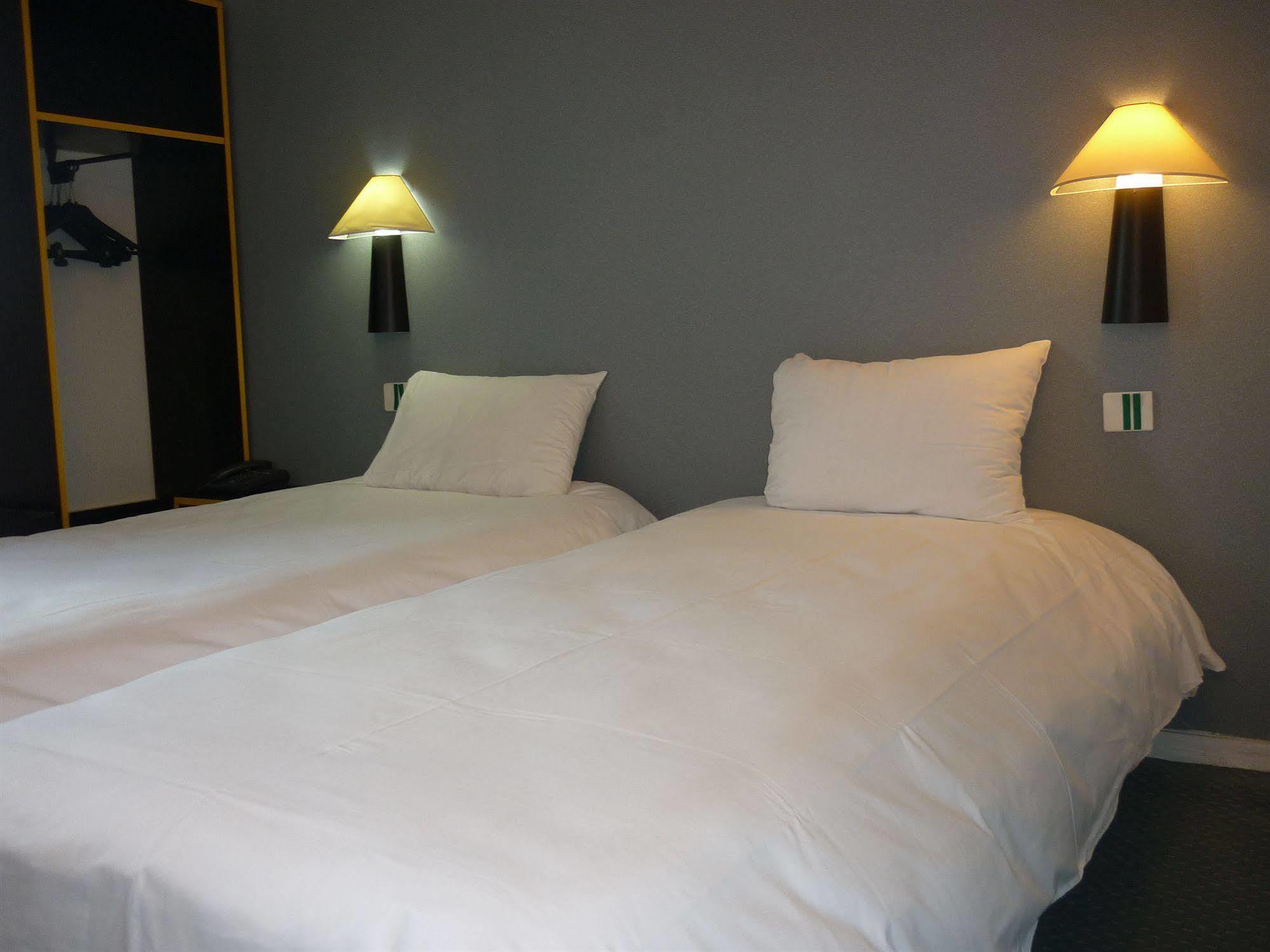 Hotel Le Pavillon De Saint-Lo - Anciennement Lunotel Εξωτερικό φωτογραφία